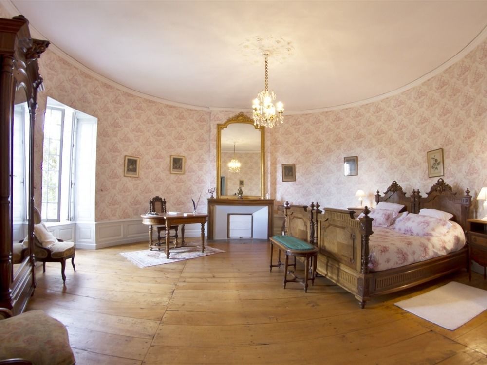 Léoville Chateau De Puyrigaud B&B 외부 사진